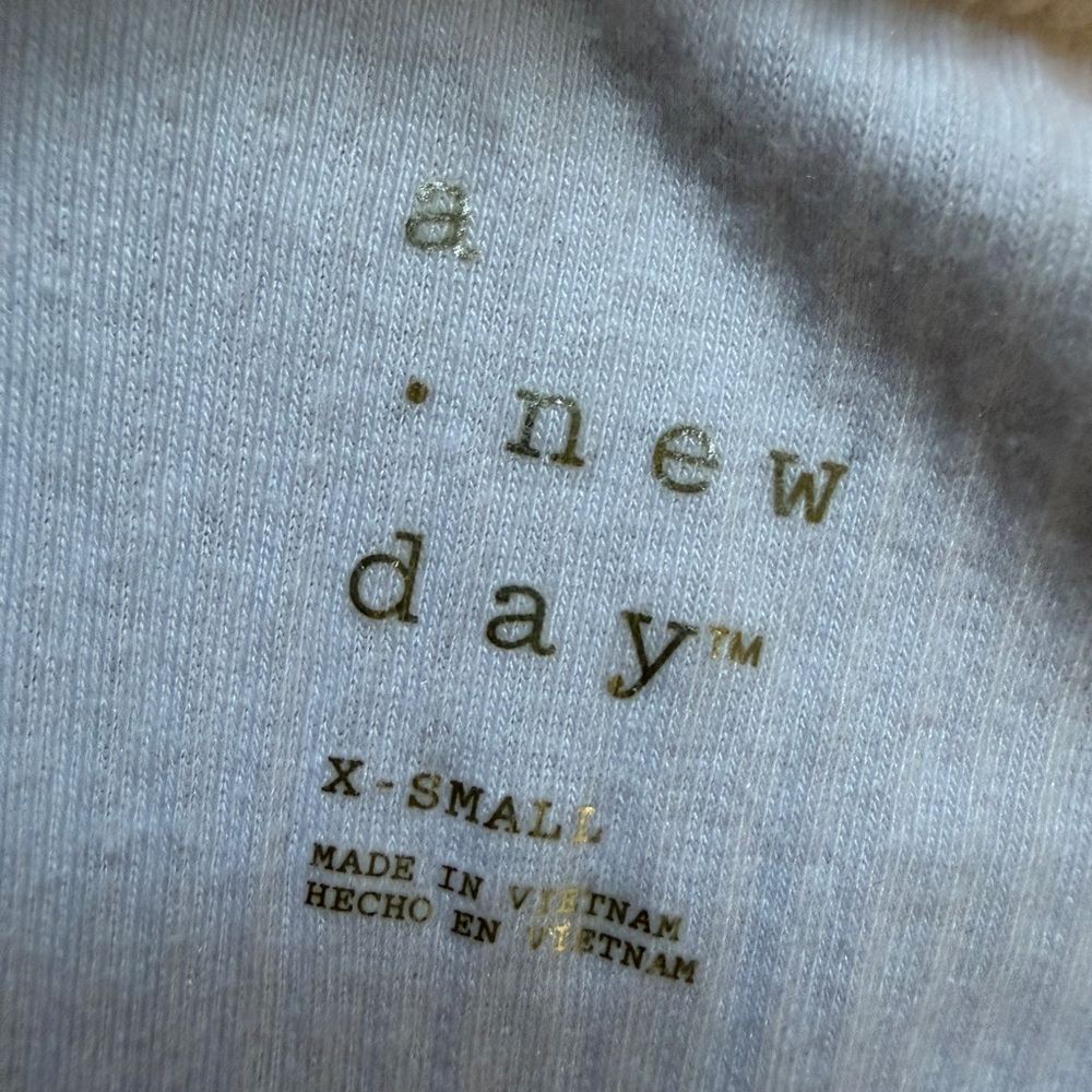 White Ribbed Tee - Picture 2 of 2